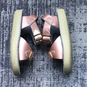 Saltwater Sun San surfer sandal